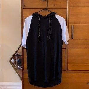 Short Sleeve Black and White Hoodie Forever 21 M